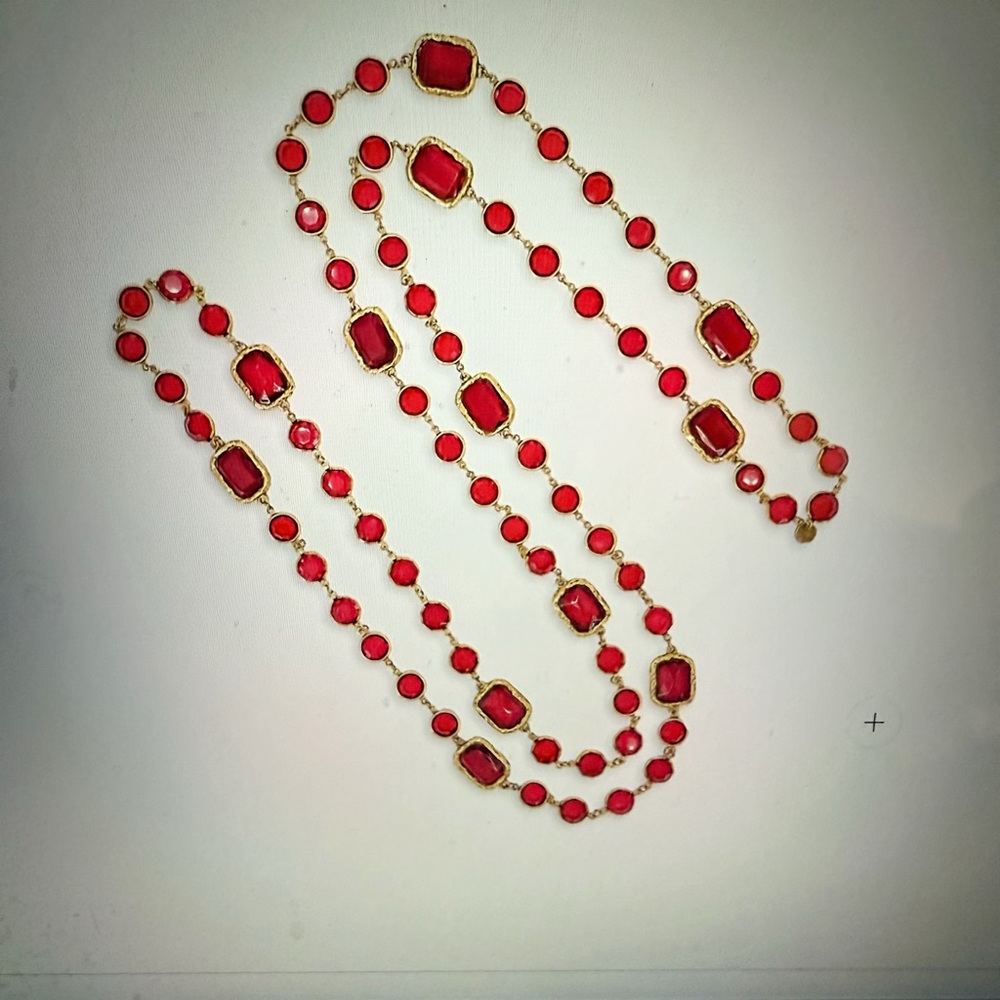 Chanel 1981 Vintage Ruby Red Crystal Chicklet Sautoir Station Strand Necklace